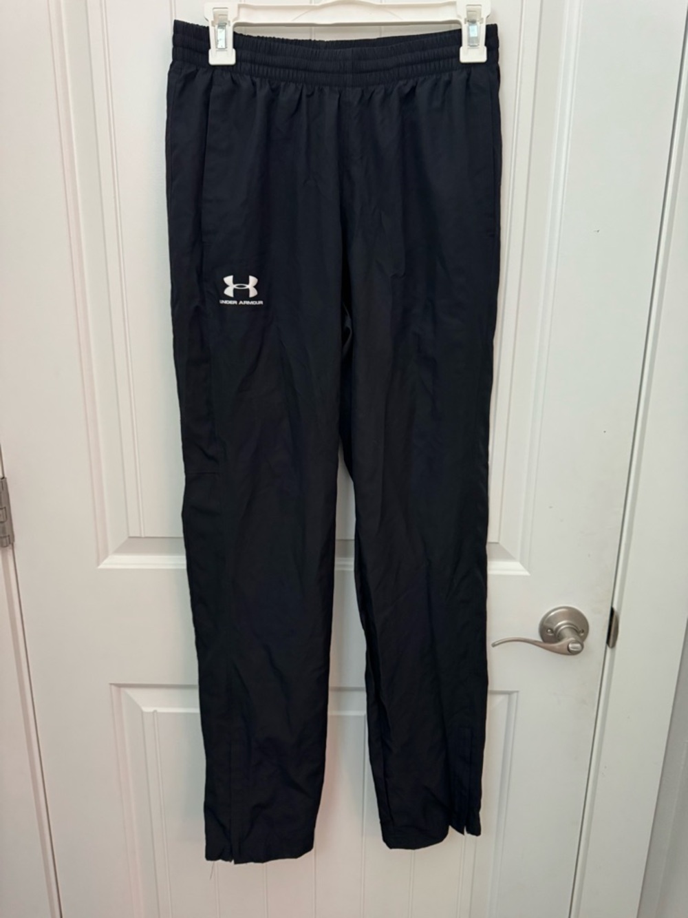 Men’s Under Armour Black Lightweight Training Pants with White Logo size small-F